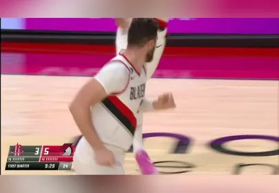 格兰特长传连线 努尔基奇转身勾手稳稳打成